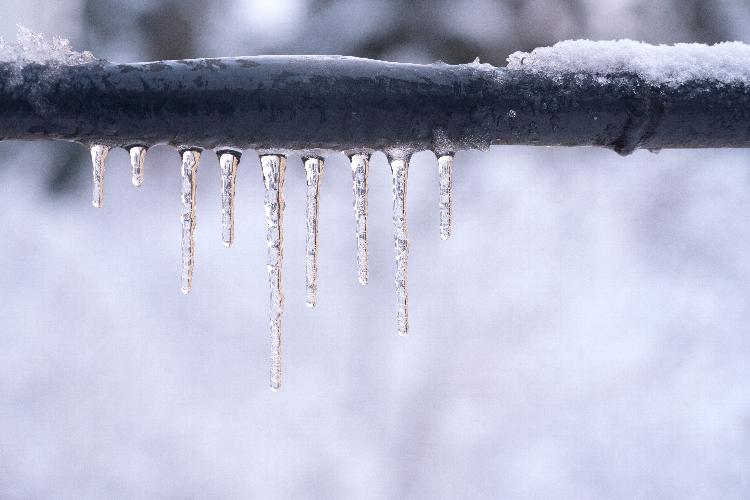Tips for Staying Warm and Safe During Winter Cold Weather Warning Advice